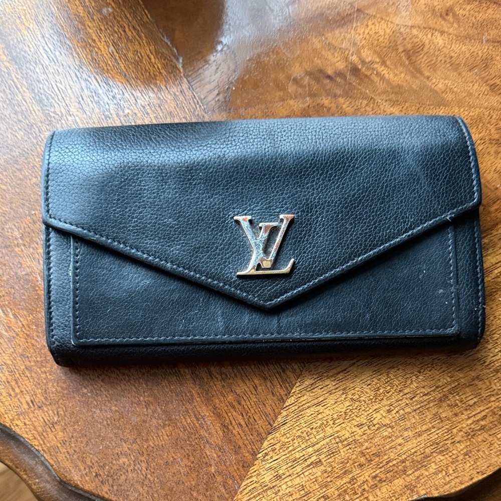 Navy blue Louis Vuitton wallet